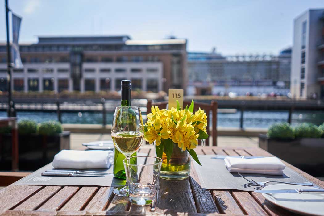 On a sunny day you can enjoy your meal outside on the terrace. (Photo: Malmaison Hotels [CC BY-ND 2.0])