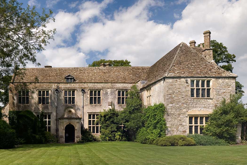 View of Avebury Manor from the south. (Photo: Jürgen Matern [CC BY-SA 2.5])