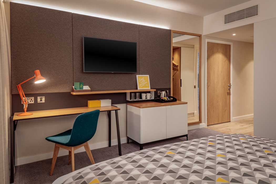 All rooms include a work desk and tea and coffee making facilities. (Photo: IHG)
