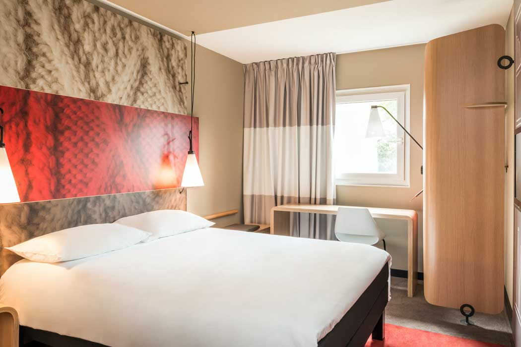 A double room at the ibis London Heathrow Airport hotel. (Photo: ALL – Accor Live Limitless)