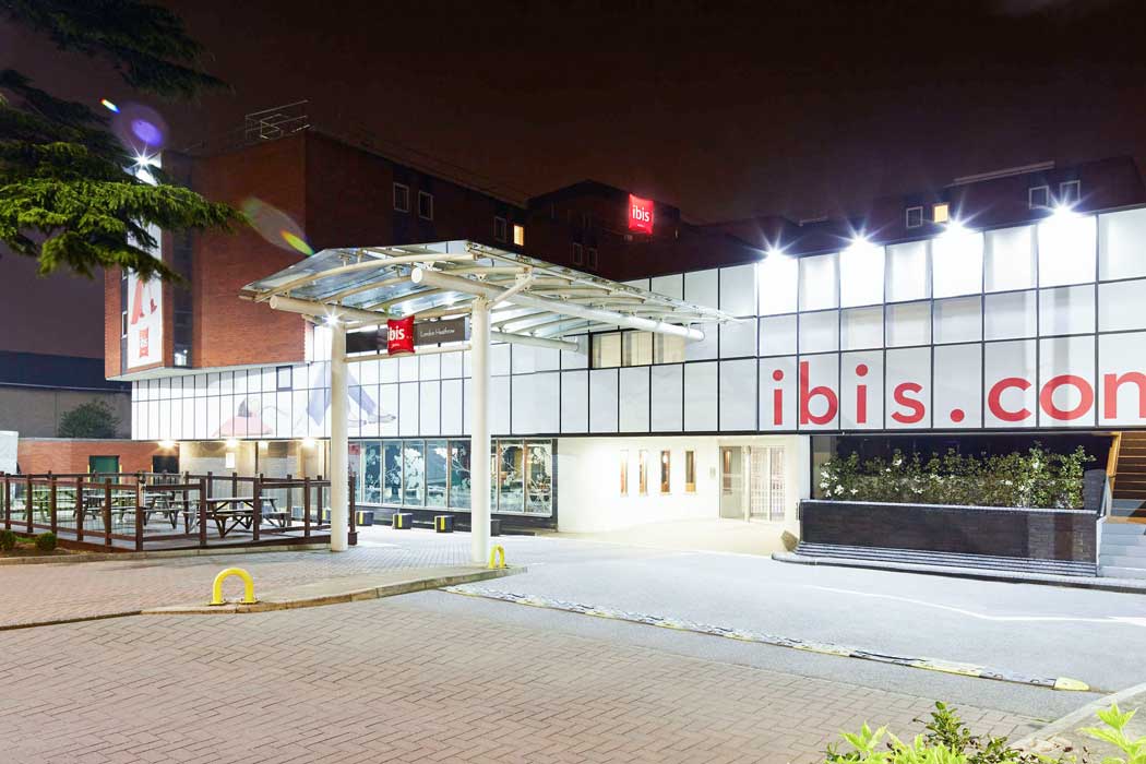 The ibis London Heathrow Airport hotel is a good place to stay on the Bath Road hotel strip with free buses to Heathrow Airport. (Photo: ALL – Accor Live Limitless)
