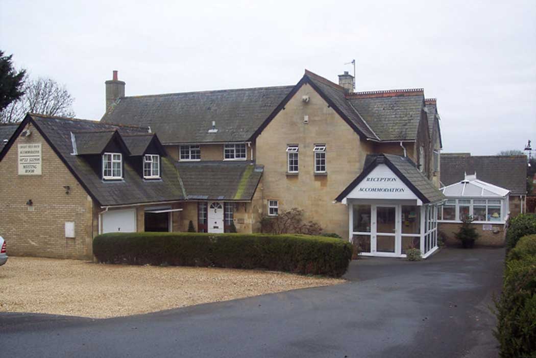 Cricket Field House has a quiet location around halfway between Wilton and the city centre. It is a charming small hotel with only 10 rooms and it gets excellent reviews from travellers who prefer to stay somewhere more intimate than your average chain hotel. (Photo: Maigheach-ghael [CC BY-SA 2.0])