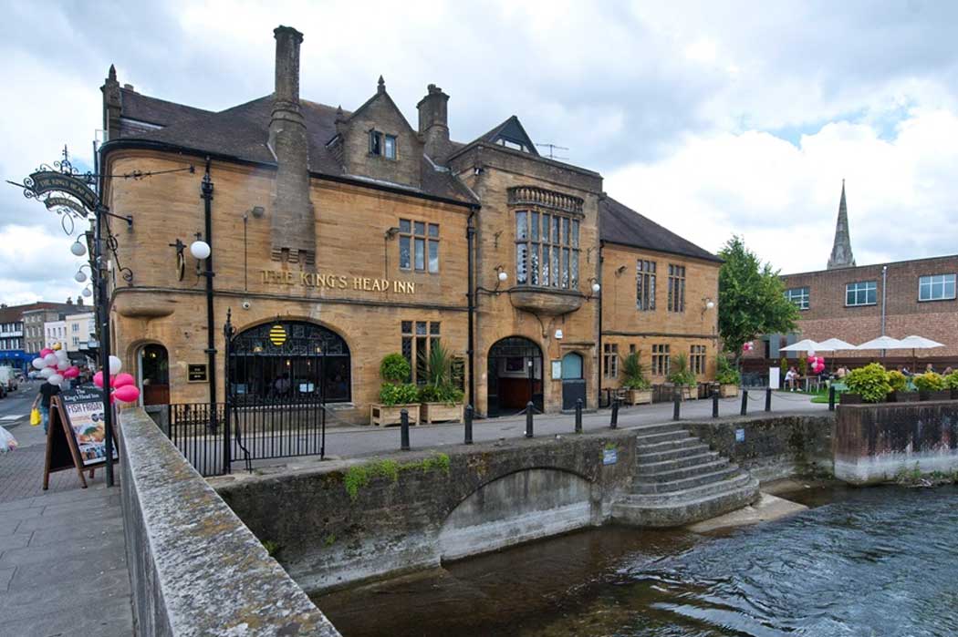 The King's Head Inn has a lovely riverside location in Salisbury's city centre. (Photo: J D Wetherspoon)