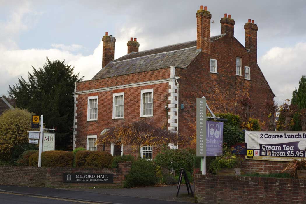 Milford Hall Hotel & Spa is an upscale hotel around a 10-minute walk north of Salisbury city centre. It is split between the original Georgian building and a modern annexe and although the rooms all have a relatively traditional decor that gives the hotel a lovely character. (Photo: Stephen McKay [CC BY-SA 2.0])