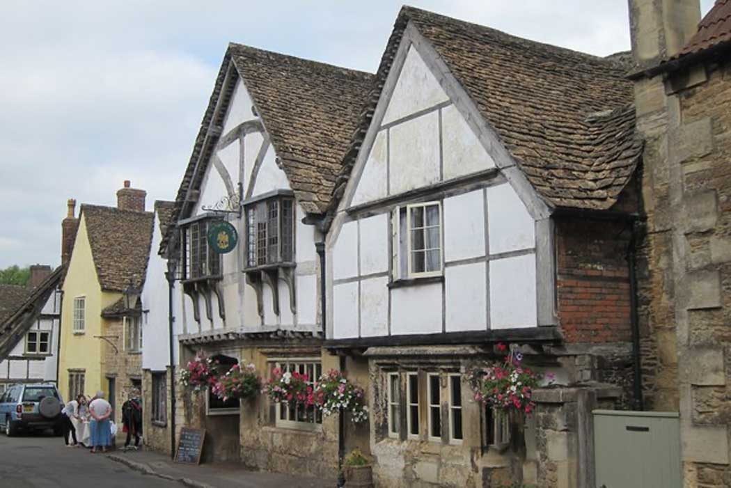 Sign of the Angel hotel in Lacock | englandrover.com