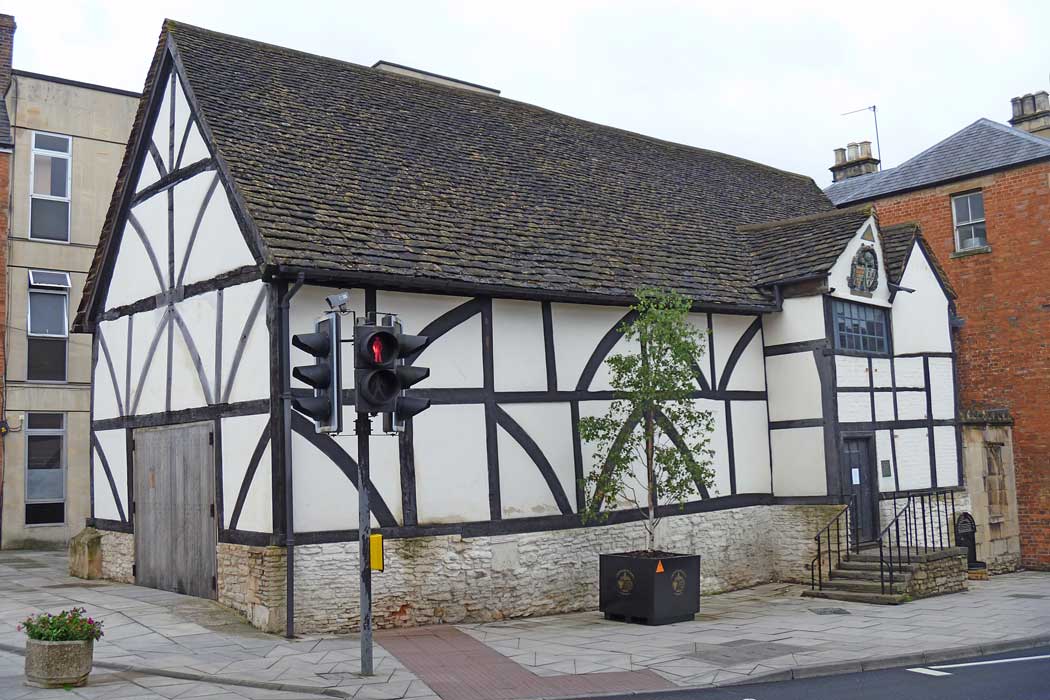 The Grade I-listed Yelde Hall dates from the mid-15th century and it is Chippenham’s oldest building. It houses several museum-style exhibits and it is free to visit. (Photo: Michael Dibb [CC BY-SA 2.0])
