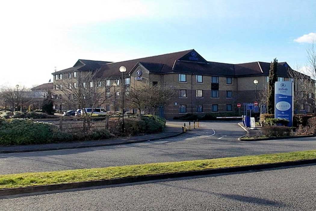The Doubletree by Hilton hotel in Swindon in its former Hilton branding. The hotel is on the north side of the Spittleborough roundabout at junction 16 of the M4 motorway on the southwestern outskirts of Swindon. (Photo: Jaggery [CC BY-SA 2.0])