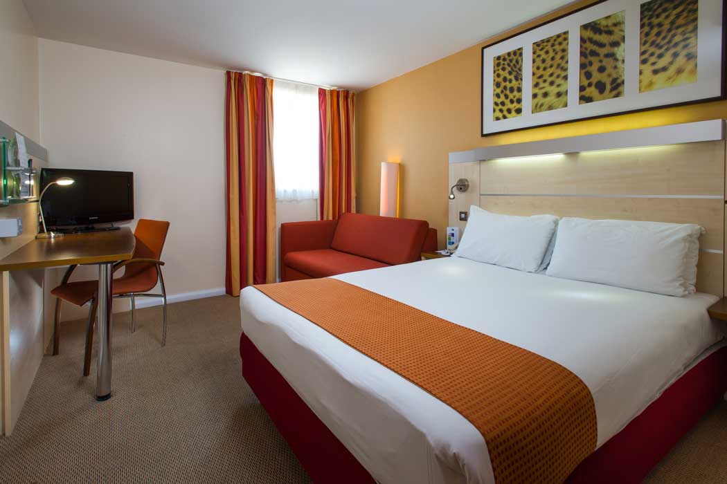 A double guest room at the Holiday Inn Express Swindon City Centre hotel. (Photo: IHG)
