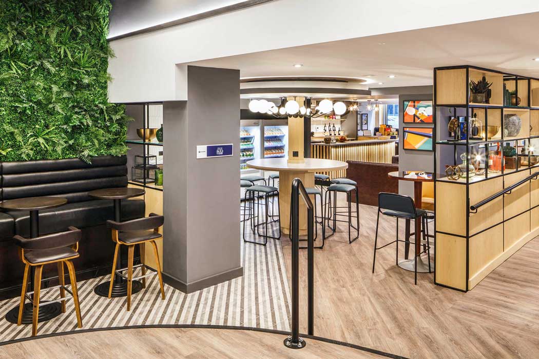 The hotel has an on-site café bar and lounge that is much nicer than you would expect for a hotel in this price range. (Photo: ALL – Accor Live Limitless)