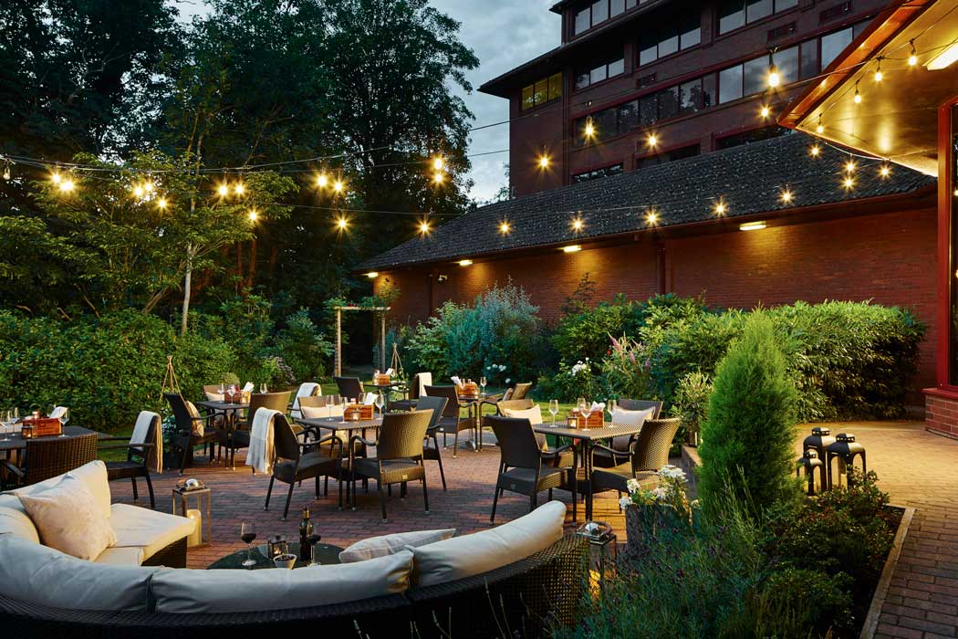 The hotel restaurant has a nice outdoor dining area. (Photo: Marriott)