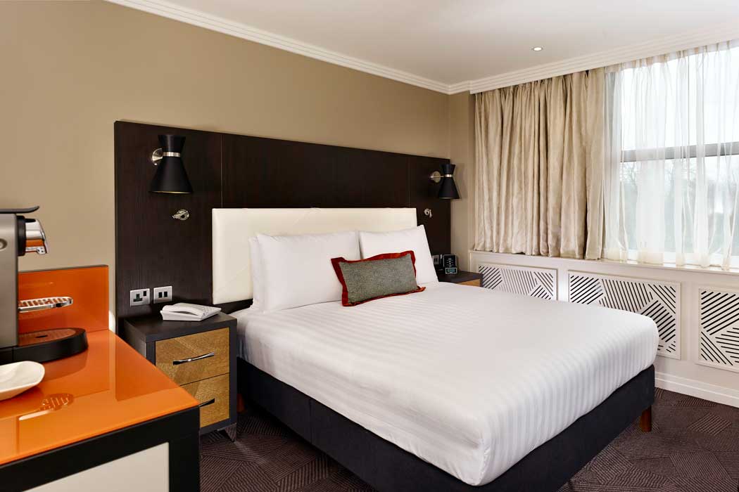 A guest room at the DoubleTree by Hilton London Ealing hotel in Ealing, West London. (Photo © 2020 Hilton)