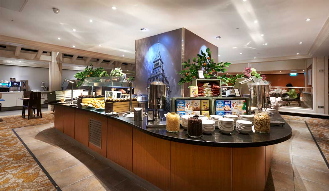 Breakfast is served in the hotel’s West Eleven Restaurant. (Photo © 2020 Hilton)