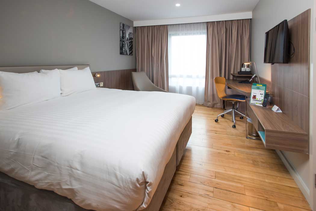 A guest room at the Holiday Inn London – West hotel in North Acton. (Photo: IHG)
