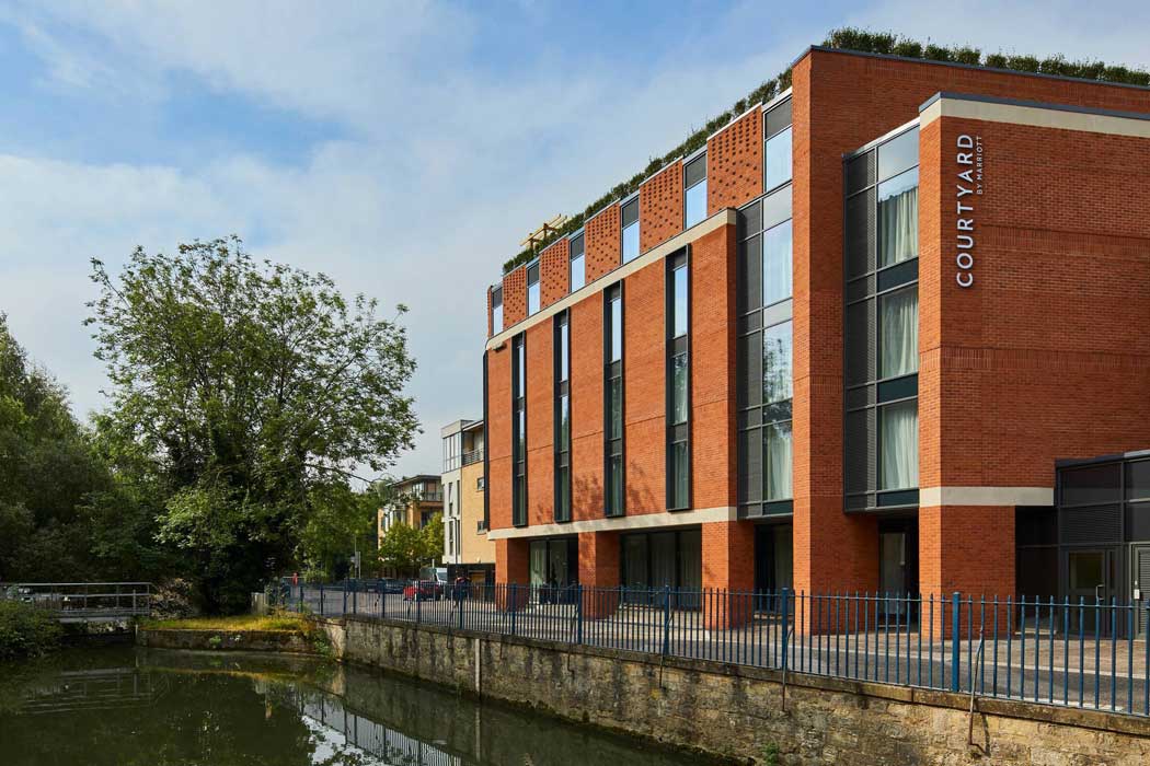 The Courtyard by Marriott Oxford City Centre hotel has a lovely location on Castle Mill Stream, yet it is within easy walking distance to most points of interest in Oxford. (Photo: Marriott)