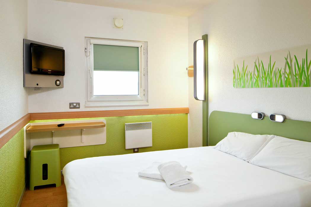 A double room at the ibis budget London City Airport. (Photo: ALL – Accor Live Limitless)