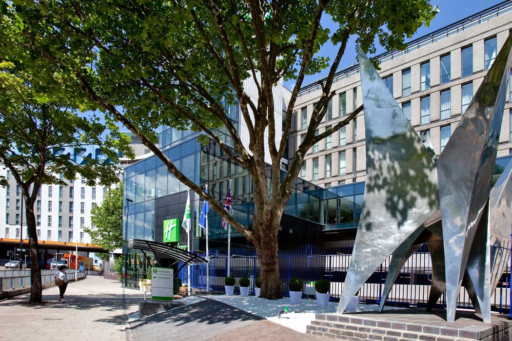 The Holiday Inn Bristol City Centre hotel at the northern end of the city centre offers a high standard of accommodation. (Photo: IHG)