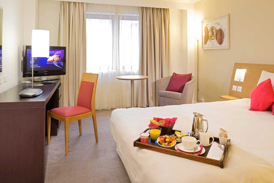 A guest room at the Novotel Bristol Centre hotel. (Photo: ALL – Accor Live Limitless)
