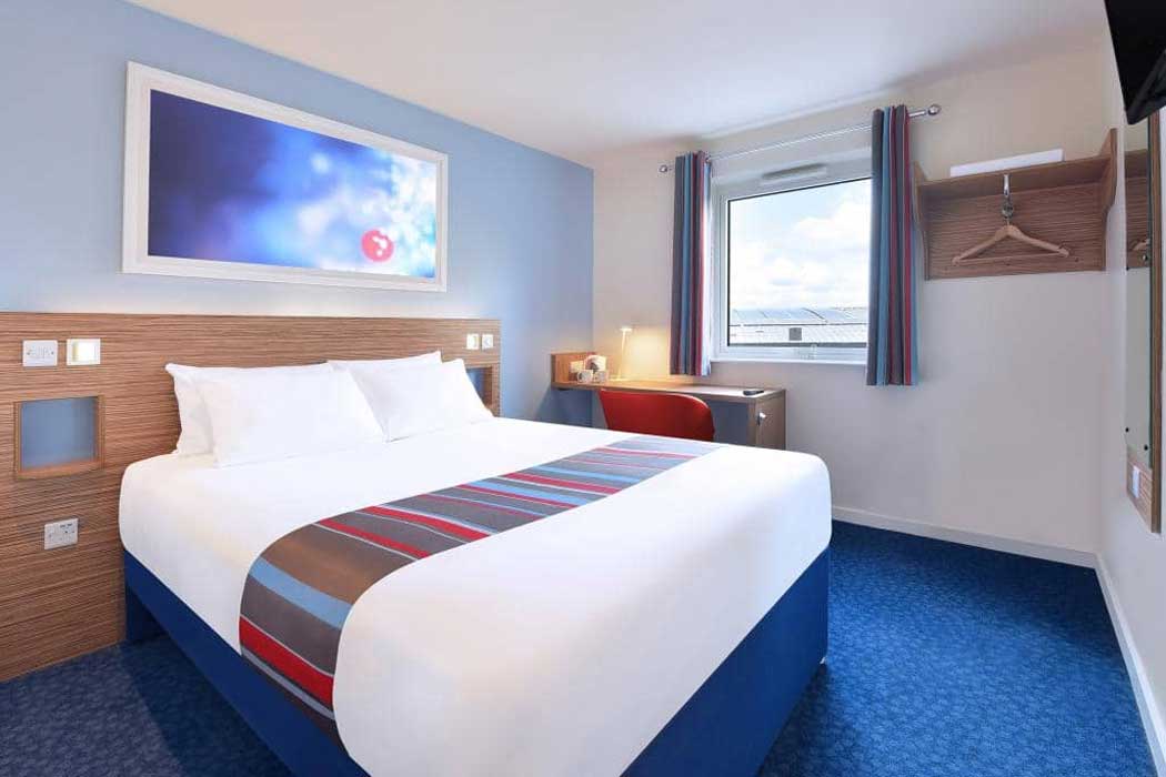A double room at the Travelodge Rugby Central hotel. (Photo © Travelodge)