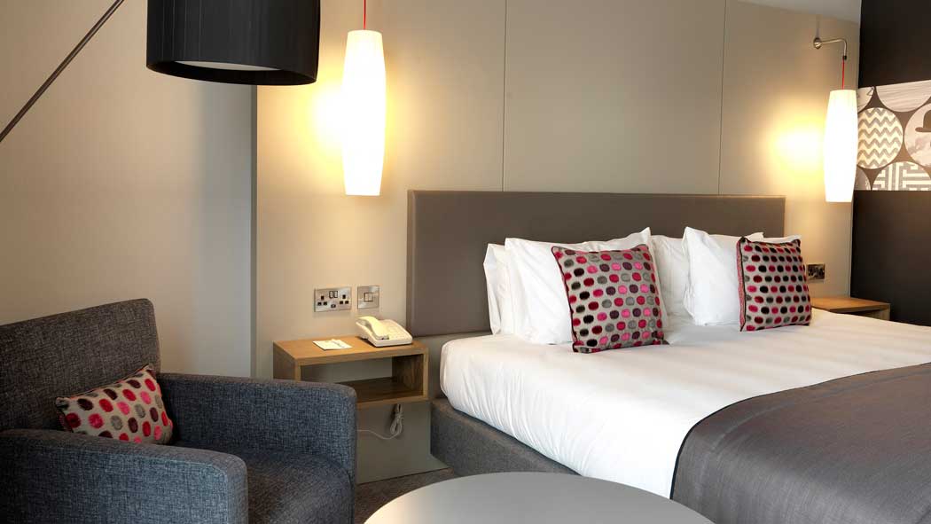 A standard double guest room at the Crowne Plaza Stratford Upon Avon. (Photo: IHG)