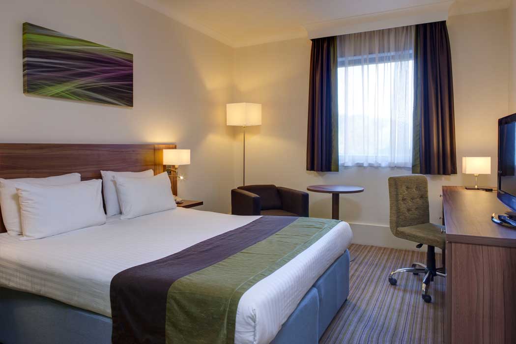 A standard double guest room at the Holiday Inn Leamington Spa-Warwick. (Photo: IHG)
