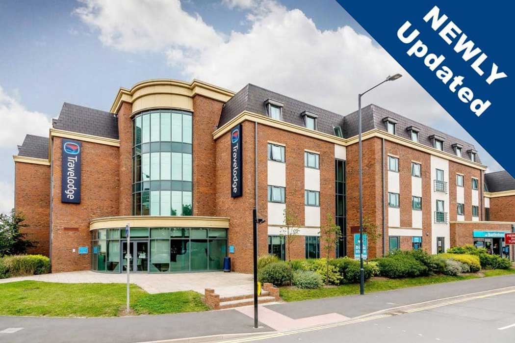 The Travelodge Stratford Upon Avon hotel is a good value accommodation option around a 15- to 20-minute walk northwest of the town centre. (Photo © Travelodge)