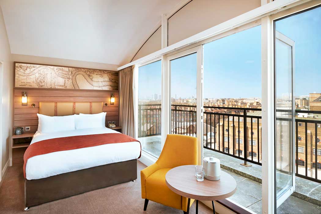 Some of the rooms have balconies with views of either The City or the River Thames and Canary Wharf. (Photo © 2020 Hilton)
