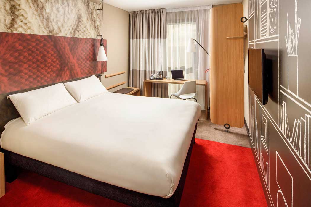 A guest room at the ibis London Docklands Canary Wharf hotel. (Photo: ALL – Accor Live Limitless)
