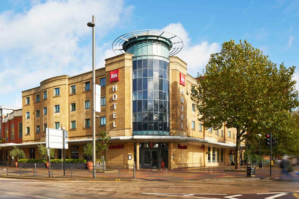 Although not as conveniently-located as other hotels in Stratford, the ibis London Stratford hotel has easy access into Central London with trains departing every minute and a 10-minute journey time into The City. (Photo: ALL – Accor Live Limitless)