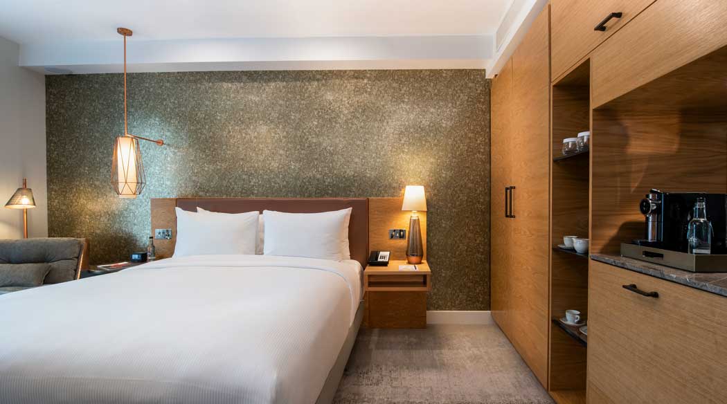 A guest room at the Lincoln Plaza London, Curio Collection by Hilton hotel. (Photo © 2020 Hilton)