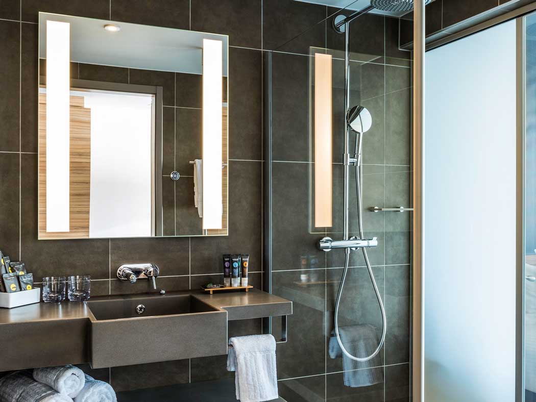 All rooms have modern en suite bathrooms. (Photo: ALL – Accor Live Limitless)