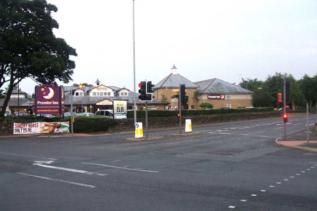 The Premier Inn Leeds Bradford Airport hotel is a 10-minute walk from Yeadon’s town centre and a four-minute bus ride to Leeds Bradford Airport. (Photo: Bill Henderson [CC BY-SA 2.0])