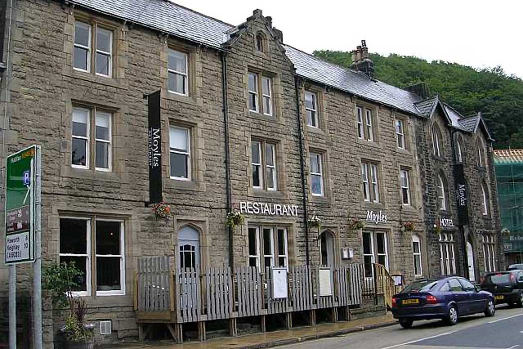 Moyles Town-House is a boutique hotel in Hebden Bridge town centre. It is a great accommodation option although it is fairly pricey. (Photo: Betty Longbottom [CC BY-SA 2.0])