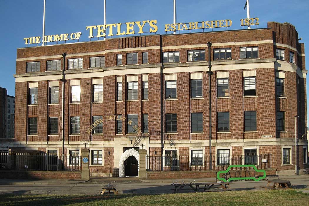 The Tetley Brewery was established in Leeds in 1822 and the brewery’s main Art Deco-style building dates from 1931 and is now operated as a multi-purpose arts centre with a gallery hosting a programme of temporary exhibitions of contemporary and modern art. (Photo: Chemical Engineer [CC BY-SA 4.0])