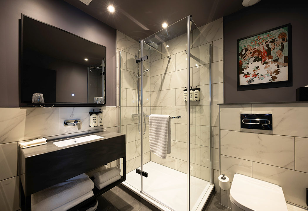 An en suite bathroom. (Photo: IHG Hotels & Resorts)
