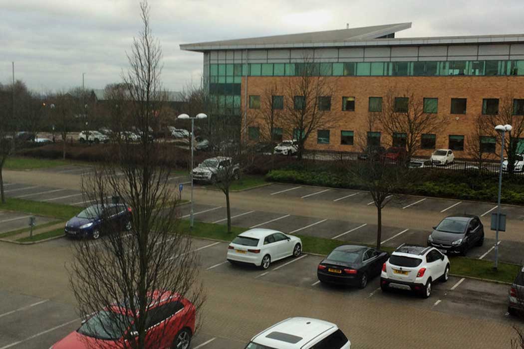 The location in an office park on the outskirts of Leeds means that the view from your room at the Thorpe Park Hotel is not particularly inspiring. (Photo: Steve Fareham [CC BY-SA 2.0])