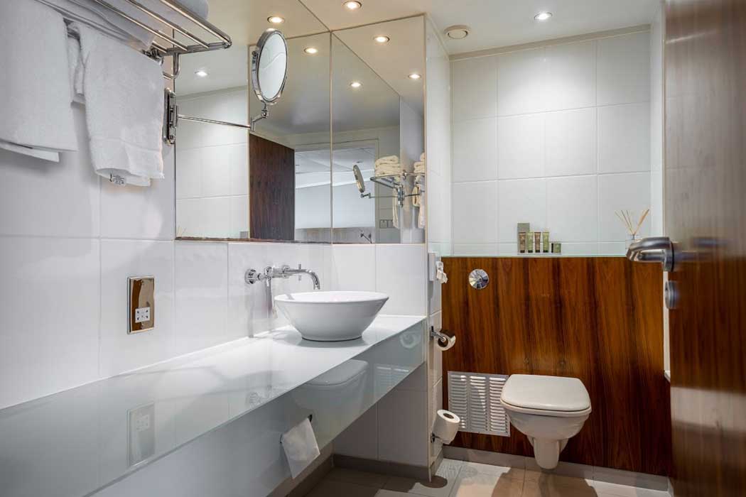 An en suite bathroom. (Photo: IHG Hotels & Resorts)