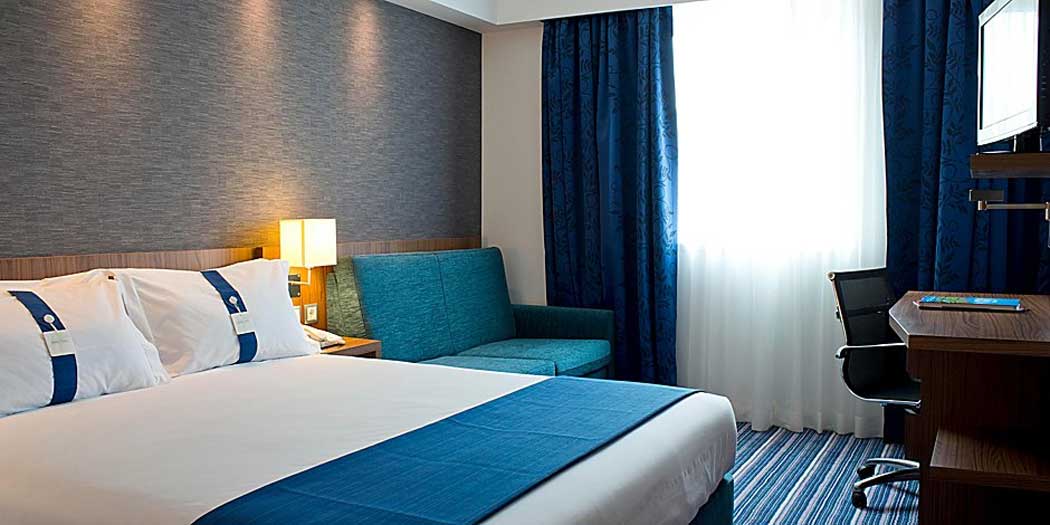 A double room at the Holiday Inn Express Wakefield hotel. (Photo: IHG Hotels & Resorts)