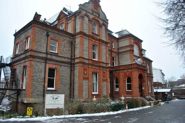 Palmers Lodge Swiss Cottage