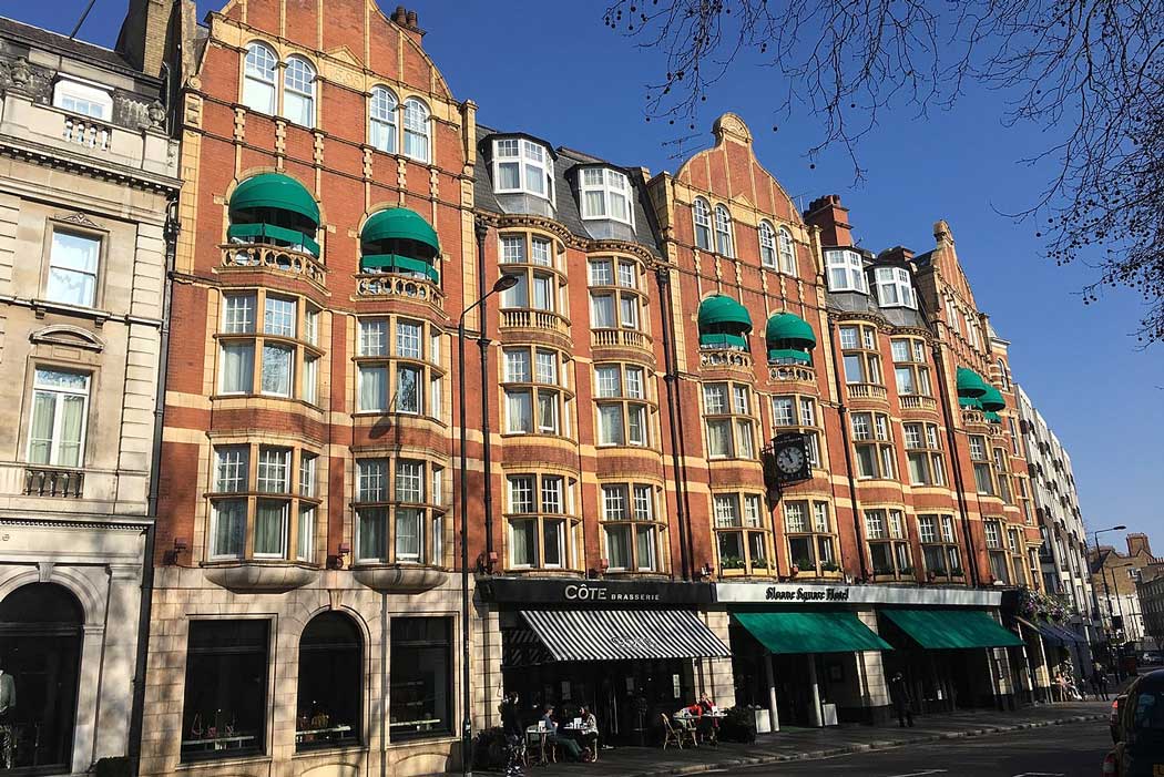 The Beatles and Peter Pan have stayed at the Sloane Square Hotel, which is the most conveniently-located hotel in Chelsea. (Photo: LittleT889 [CC BY-SA 4.0])