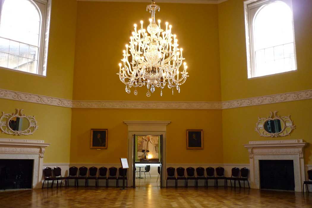 The Octagon Room at the Bath Assembly Rooms. (Photo: Glitzy queen00 [CC BY-SA 3.0])