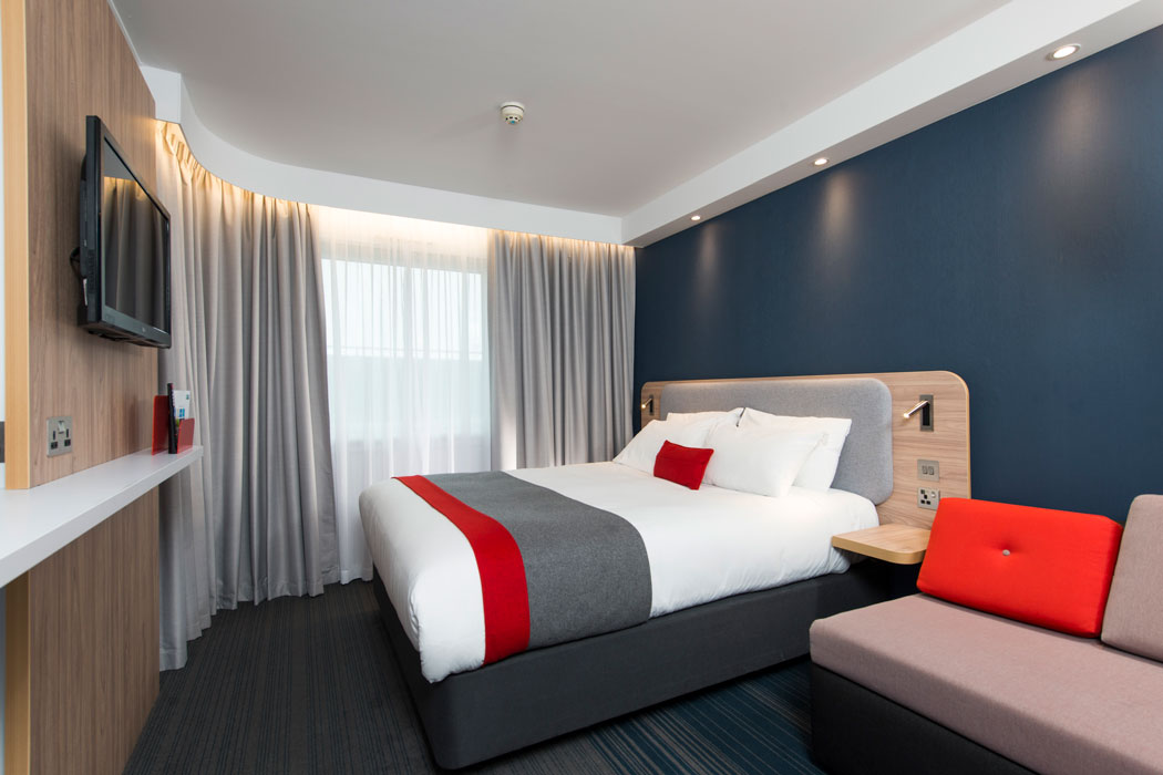 A guest room at Holiday Inn Express Bath. (Photo: IHG Hotels & Resorts)