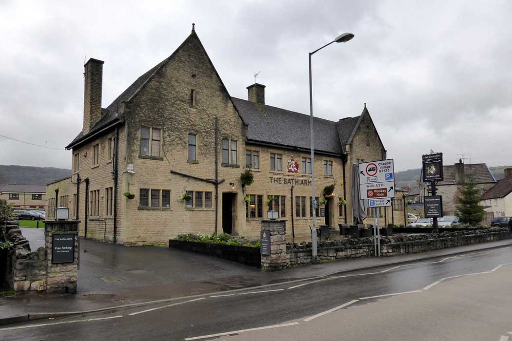 The Bath Arms Hotel is a large pub in the historic centre of Cheddar, which has a highly-regarded gastropub downstairs and accommodation in six rooms upstairs. It is both the top place to stay and the top place to eat in Cheddar. (Photo: Paul Farmer [CC BY-SA 2.0])