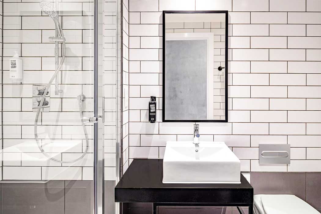 En suite bathrooms feature proper walk-in showers. (Photo: ALL – Accor Live Limitless)