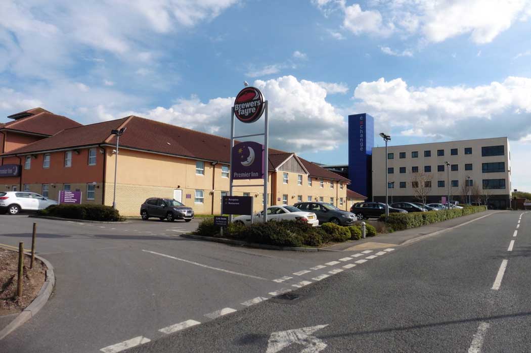 The Premier Inn Bridgwater North is a budget hotel around 2.5km (1½ miles) north of Bridgwater town centre. It offers a high standard of accommodation for a reasonable price. (Photo: Roger Cornfoot [CC BY-SA 2.0])