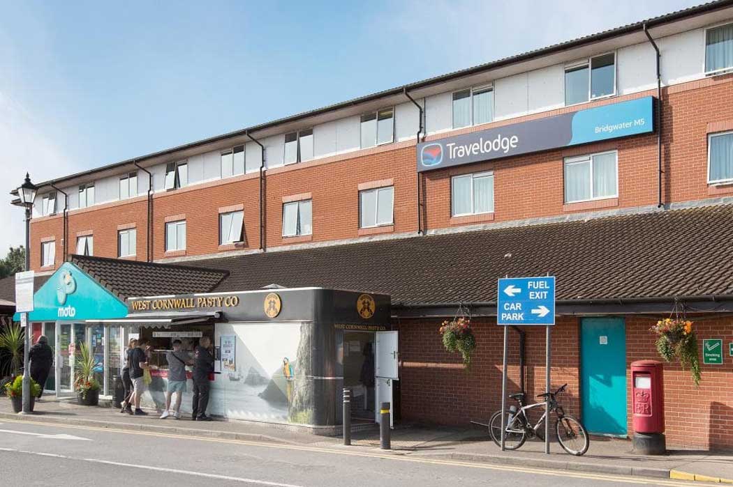 The Travelodge Bridgwater M5 hotel is a good value accommodation option on the southern outskirts of Bridgwater with easy access to the M5 motorway. (Photo © Travelodge)