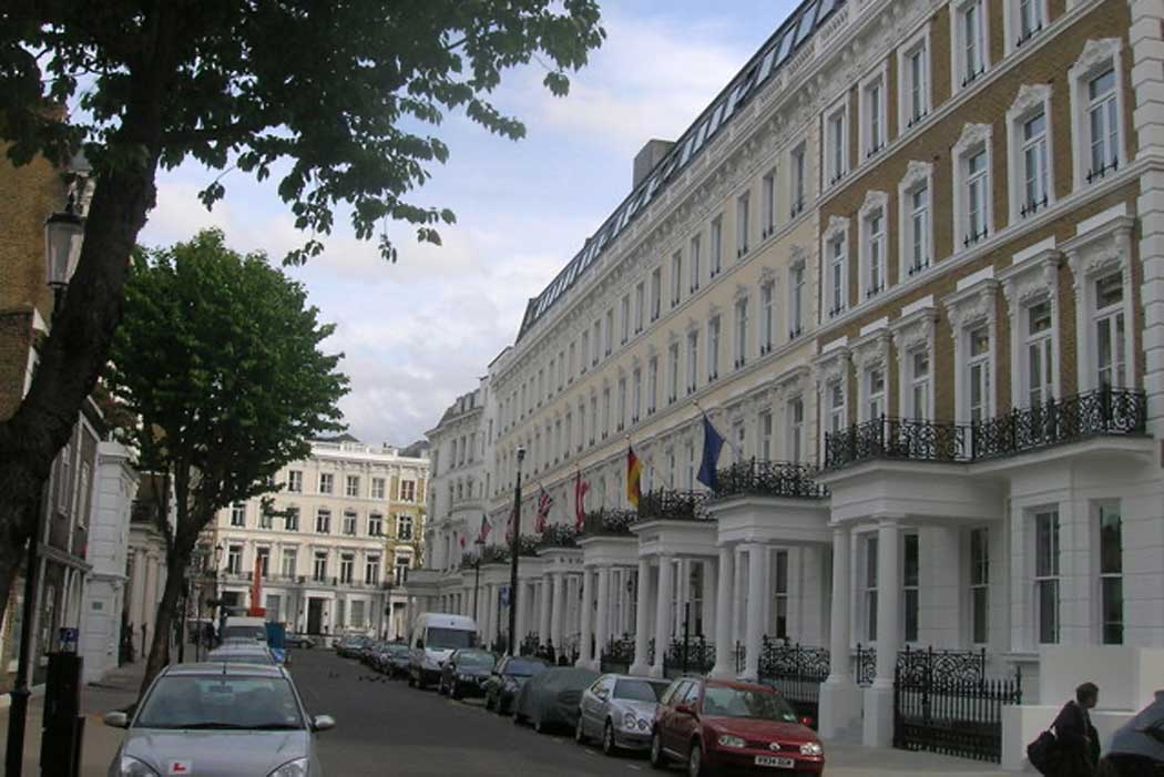 The K+K Hotel George Kensington is a more sophisticated accommodation option when compared with most other hotels in Earls Court. (Photo: Robin Sones [CC BY-SA 2.0])