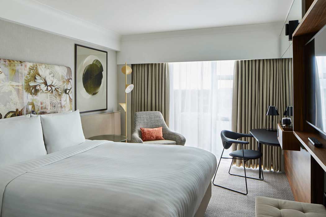 Inside one of the Queen Deluxe guest rooms at the London Marriott Hotel Kensington. (Photo: Marriott)