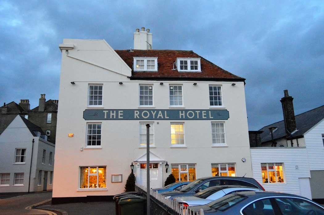 The Royal Hotel is a historic hotel by the seaside that has been welcoming guests to Deal since the 18th century. (Photo: N Chadwick [CC BY-SA 2.0])