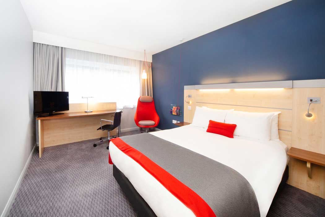 A double room at the Holiday Inn Express Folkestone Channel Tunnel hotel. (Photo: IHG Hotels & Resorts)