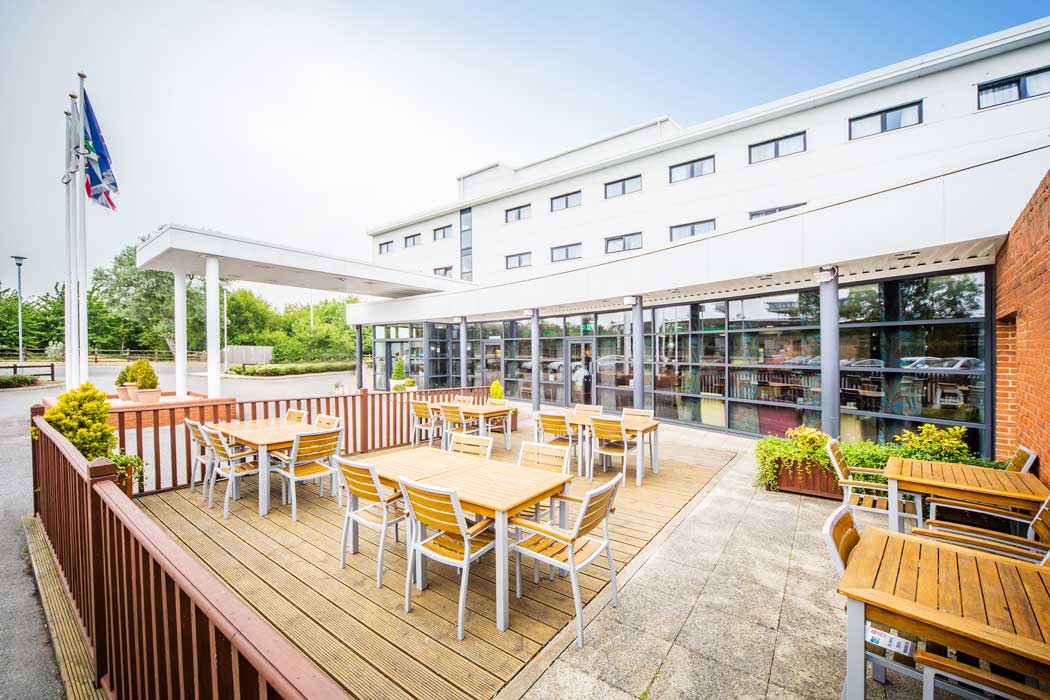 The Holiday Inn Express Folkestone Channel Tunnel is a modern hotel located just across the M20 motorway from the Eurotunnel terminal. (Photo: IHG Hotels & Resorts)